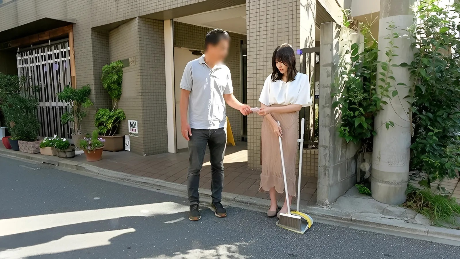 SORA-438 Wedding anniversary with the neighbor