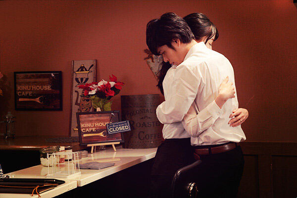 SILK-138 Lucky bartender